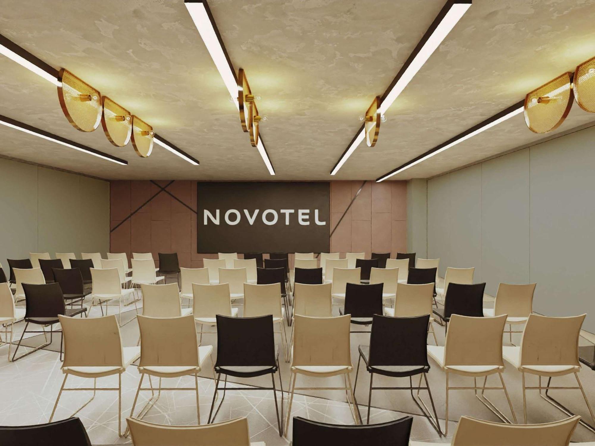 Novotel Valencia Lavant Eksteriør bilde
